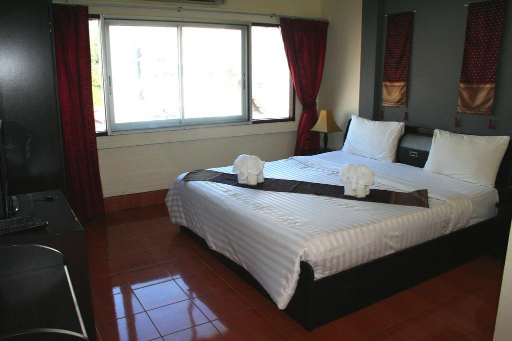 2Gether Guesthouse Карон Номер фото